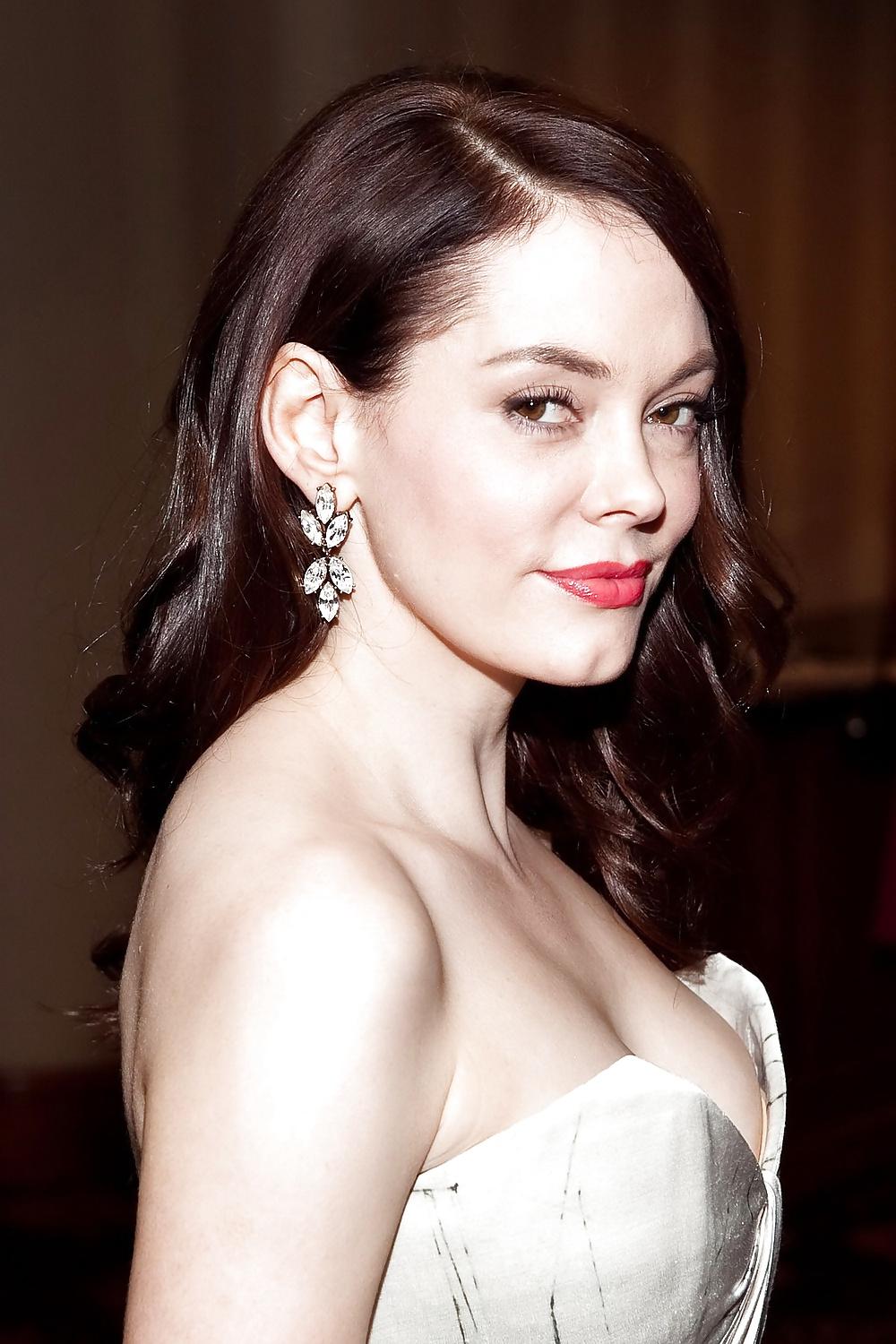 15P Female celebs - Rose McGowan archive . but scent lingers
