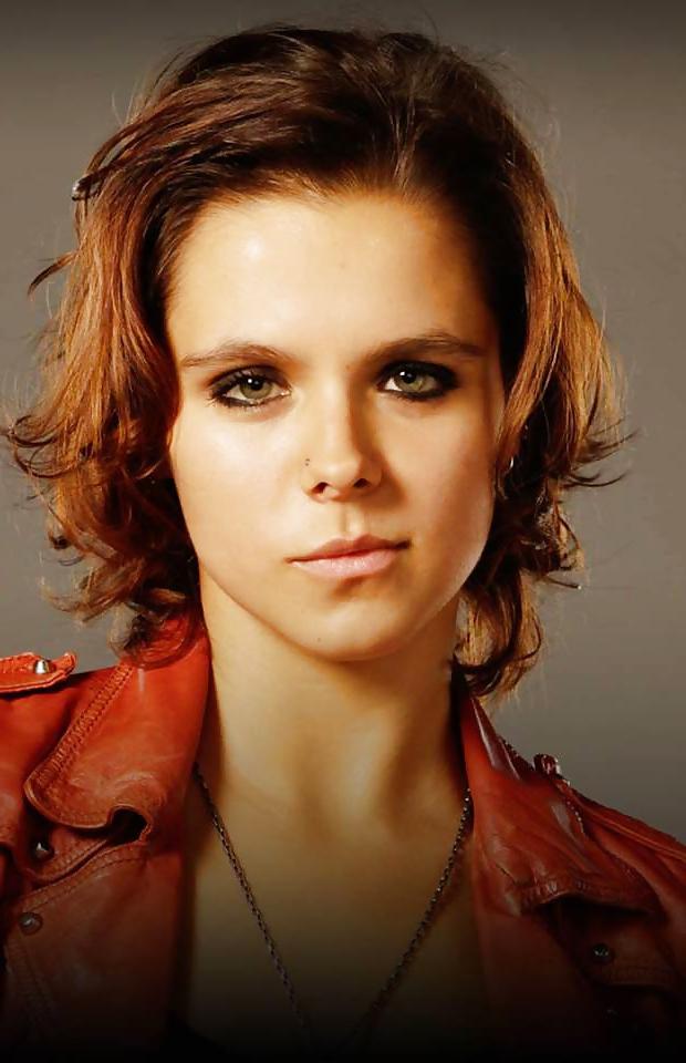 9P Actrice Paloma Kwiatkowski (from Bates Motel)