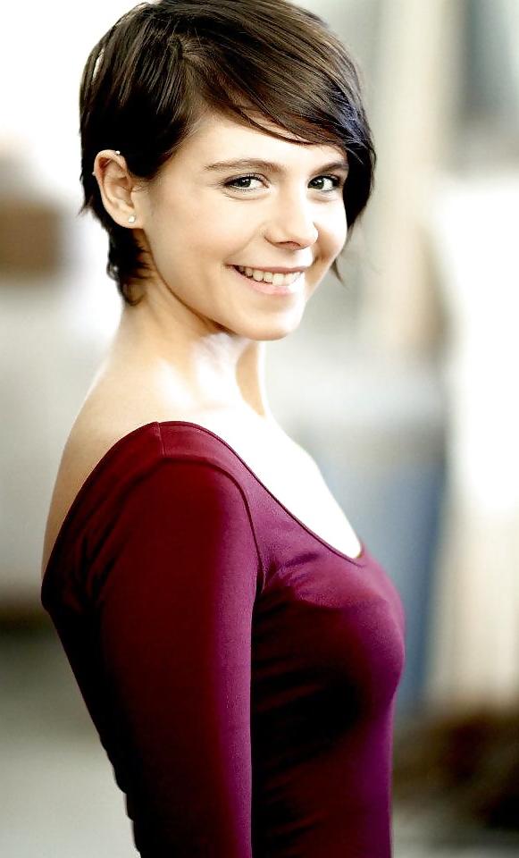 9P Actrice Paloma Kwiatkowski (from Bates Motel)