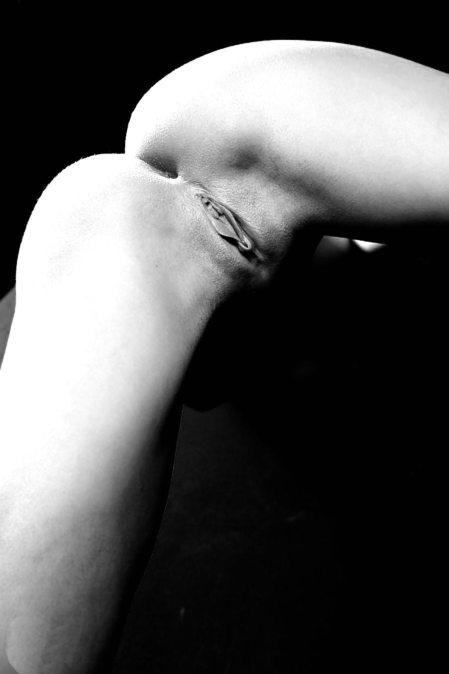 24P Art Desire B&W #01