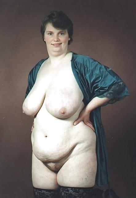 24P Chubby hairy women