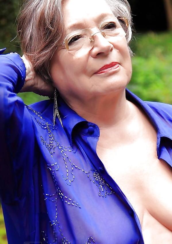 10P Hot Ladies In Glasses 1