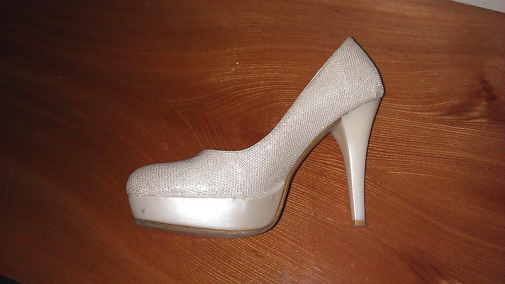 9P Found bitch highheel on the highway