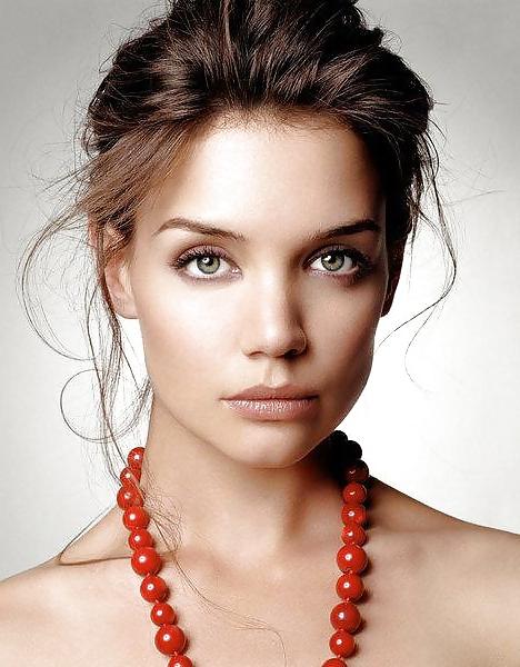 7P Katie Holmes Topless