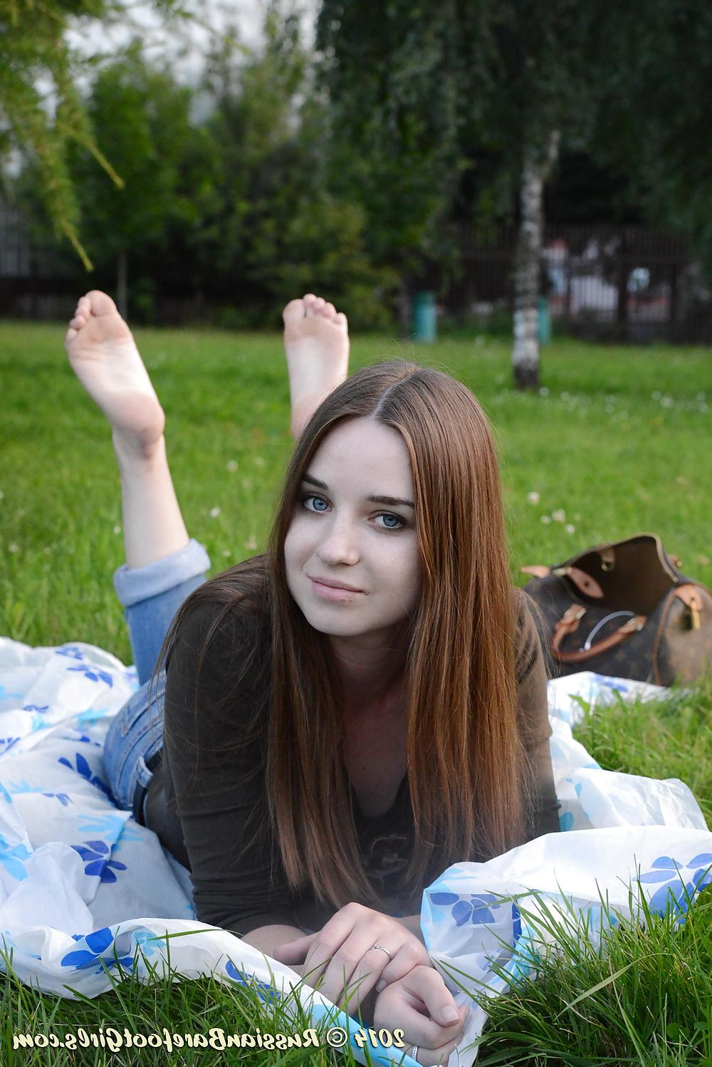 25P Very sexy feet