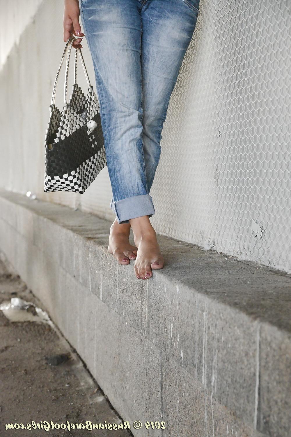 25P Very sexy feet