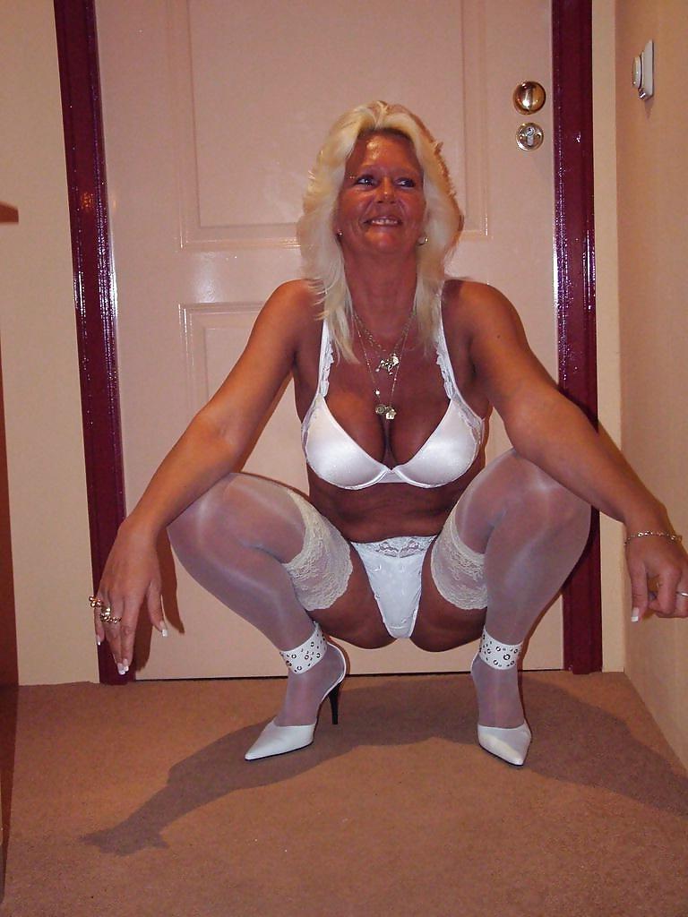25P Real wives and girlriends non black stockings