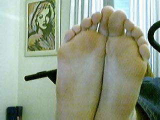 25P Feet soles teen for your cum