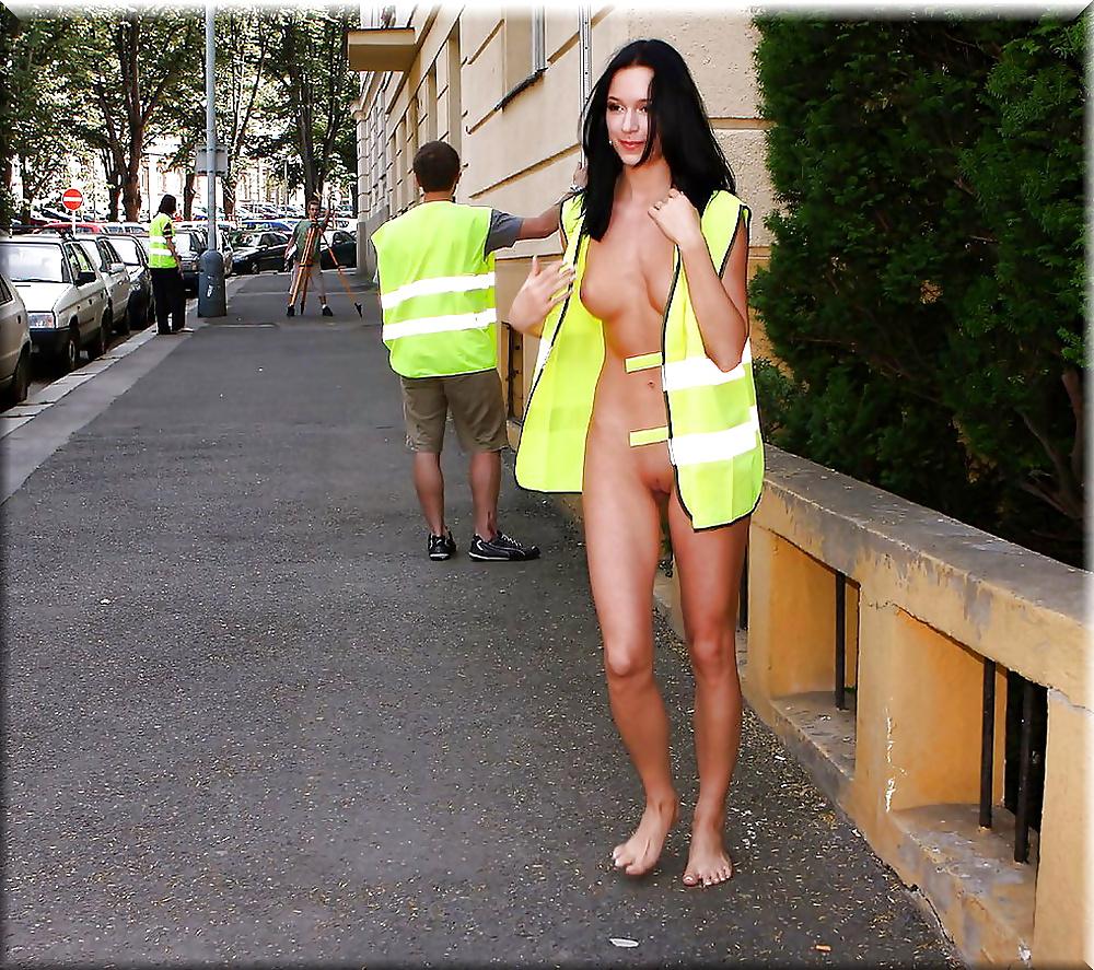 25P Lion's: Naked and Free - nude in public ! (2)
