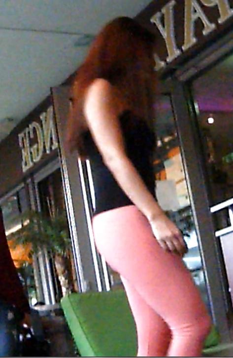 25P Very hot tanned bitch in tight pants touch of cameltoe