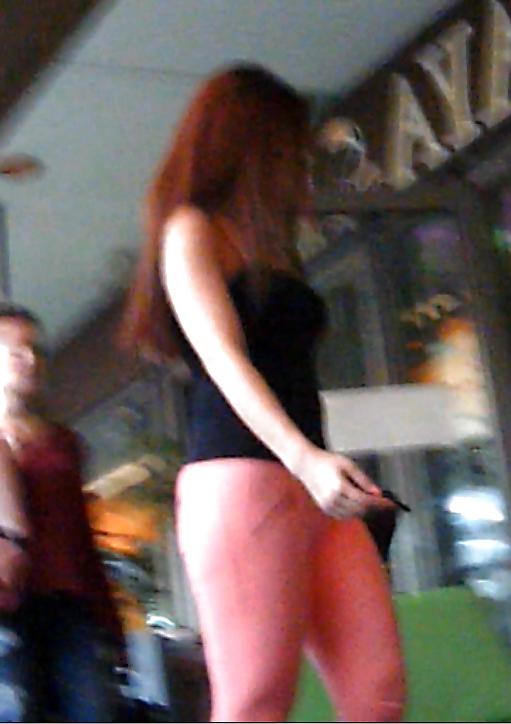 25P Very hot tanned bitch in tight pants touch of cameltoe