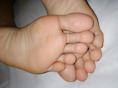 25P Friends feet and soles