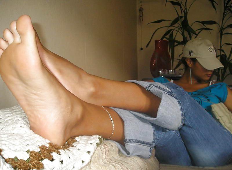25P Friends feet and soles