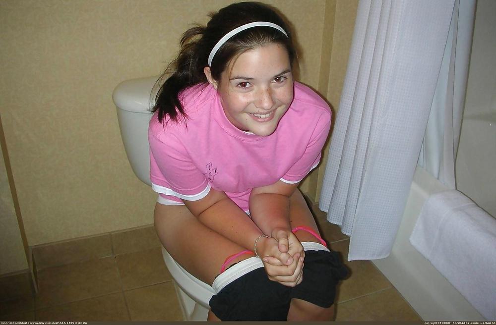 24P Toilet