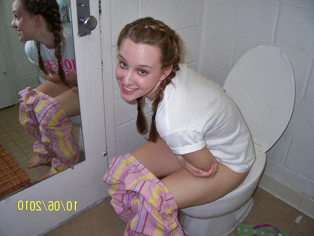 24P Toilet