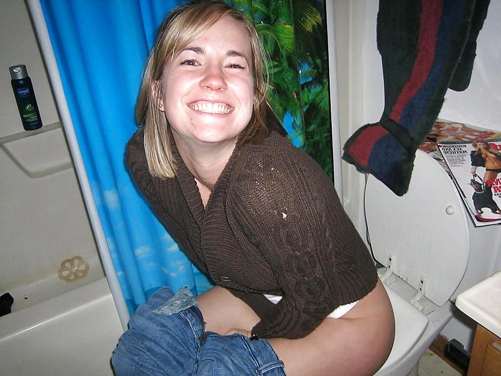 24P Toilet