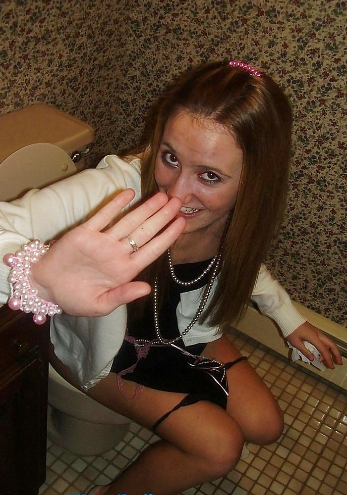 24P Toilet