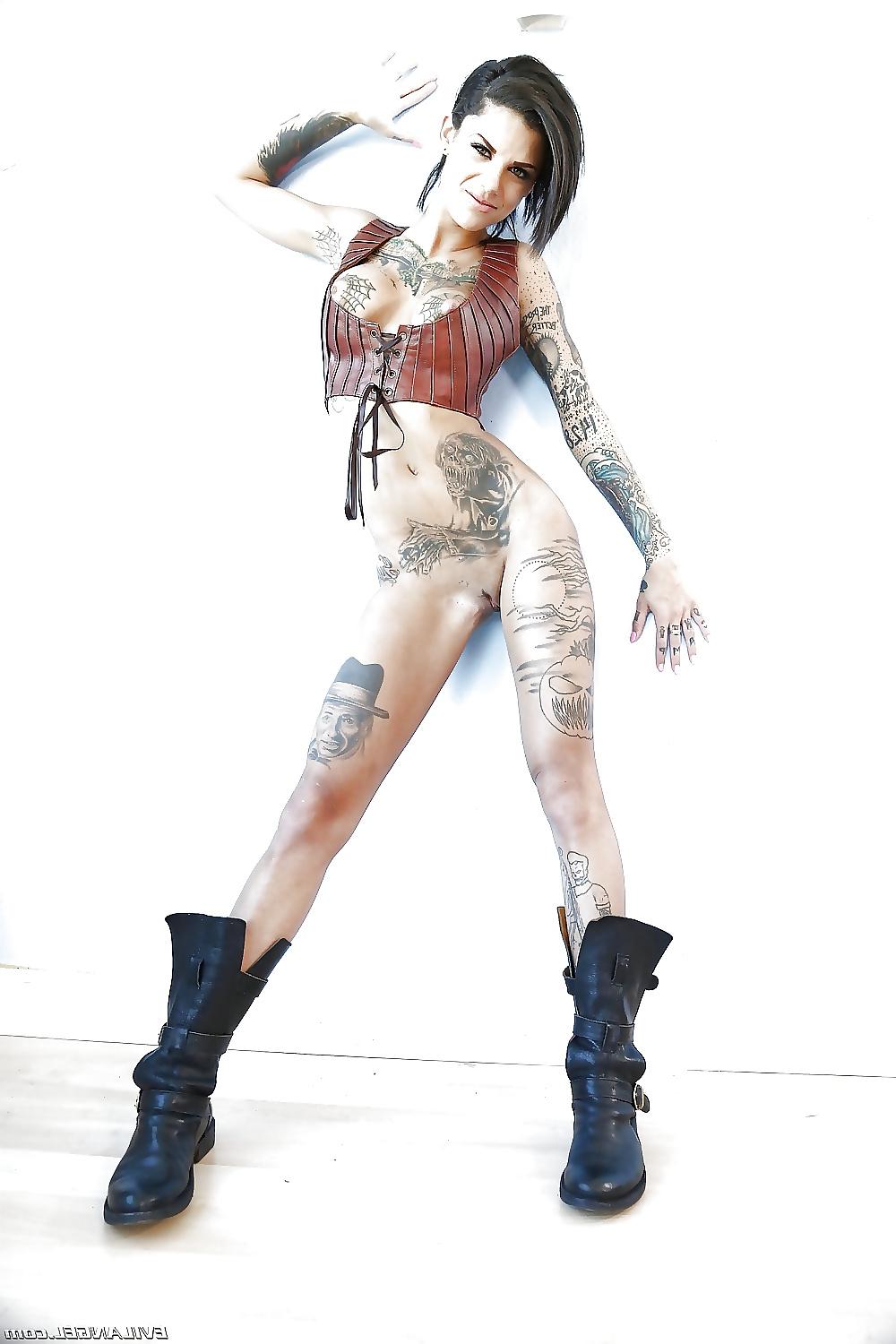 25P Artful Art Of Body Art: Ink #7