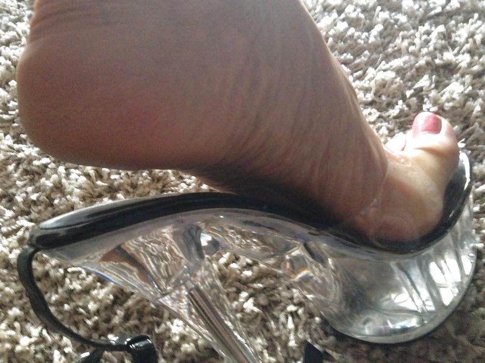 14P Lola's feet and high heels