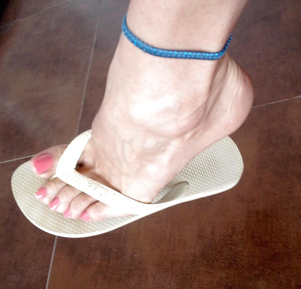 14P Lola's feet and high heels