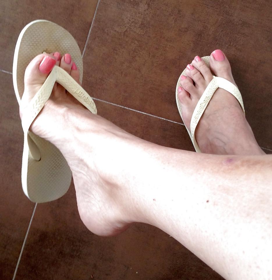 14P Lola's feet and high heels