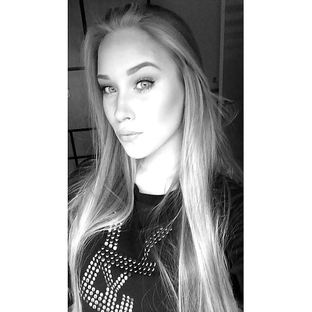 25P Blonde Bitch