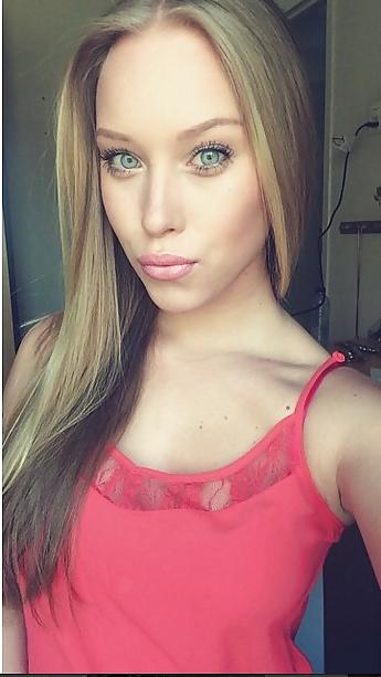 25P Blonde Bitch