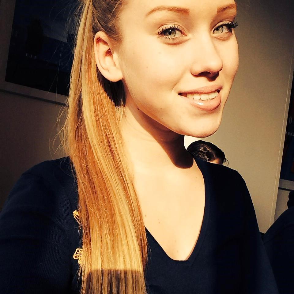 25P Blonde Bitch