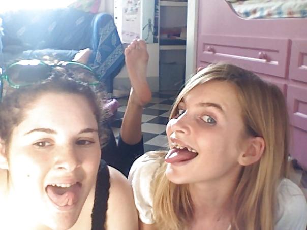 13P Feet soles amiche friend comment and cum 