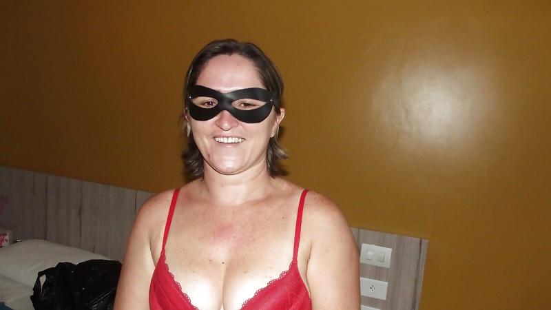 19P Esposa mascarada no motel