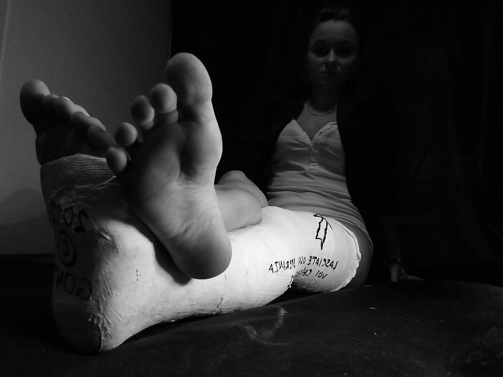 25P Feet - Soles & Feet