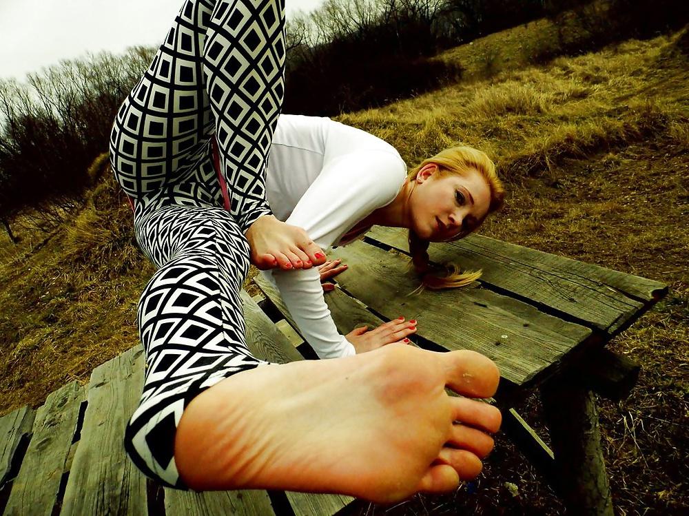 25P Feet - Soles & Feet
