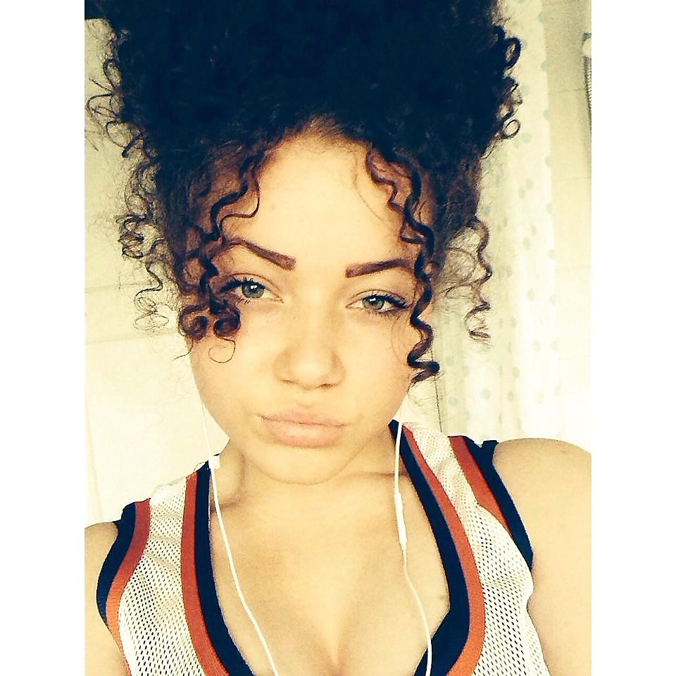 9P Pretty Female Face