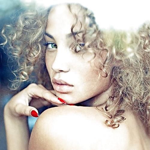 9P Pretty Female Face
