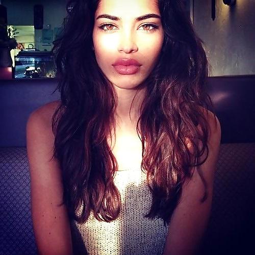 9P Pretty Female Face