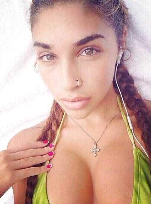 9P Pretty Female Face