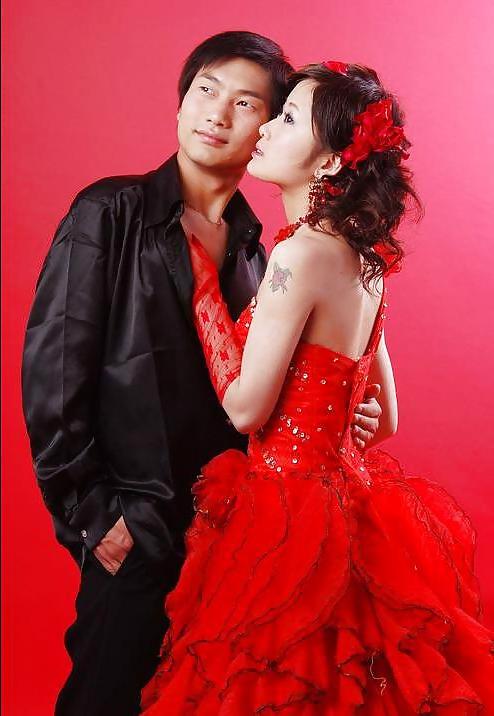 12P Chinese bride nude on webcam