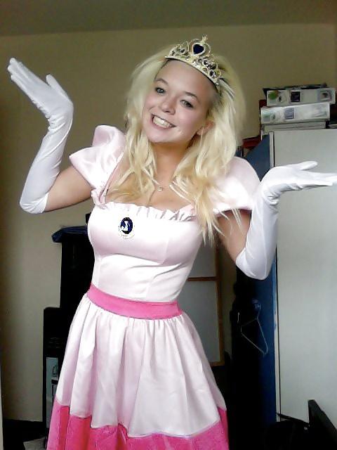 15P Chicks with white velvet gloves