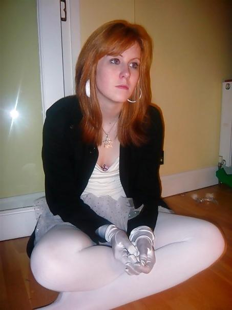 15P Chicks with white velvet gloves