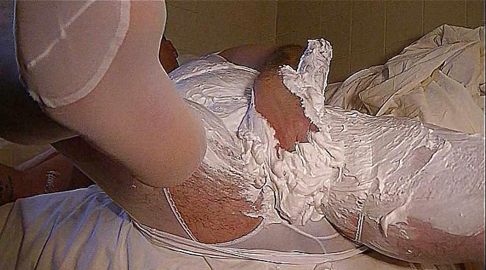25P Kinky Shaving foam wanking