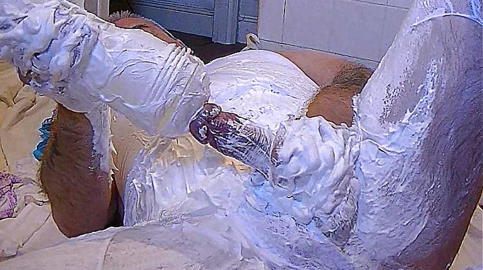 25P Kinky Shaving foam wanking