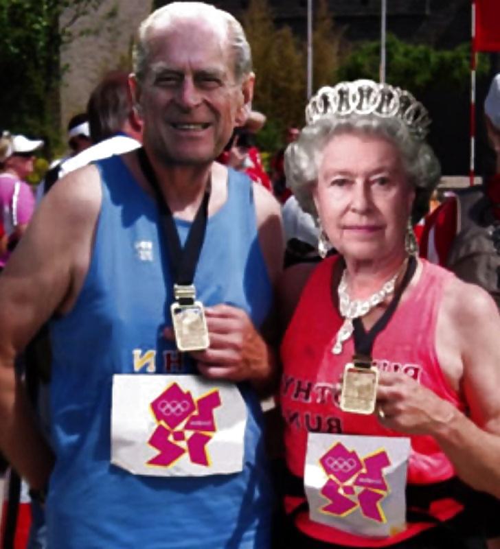 16P Her Majesty the Queen-num-001