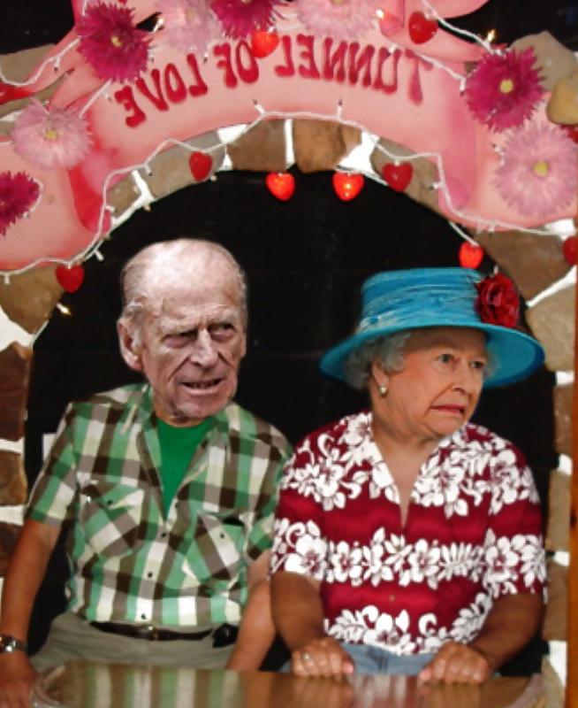 16P Her Majesty the Queen-num-001