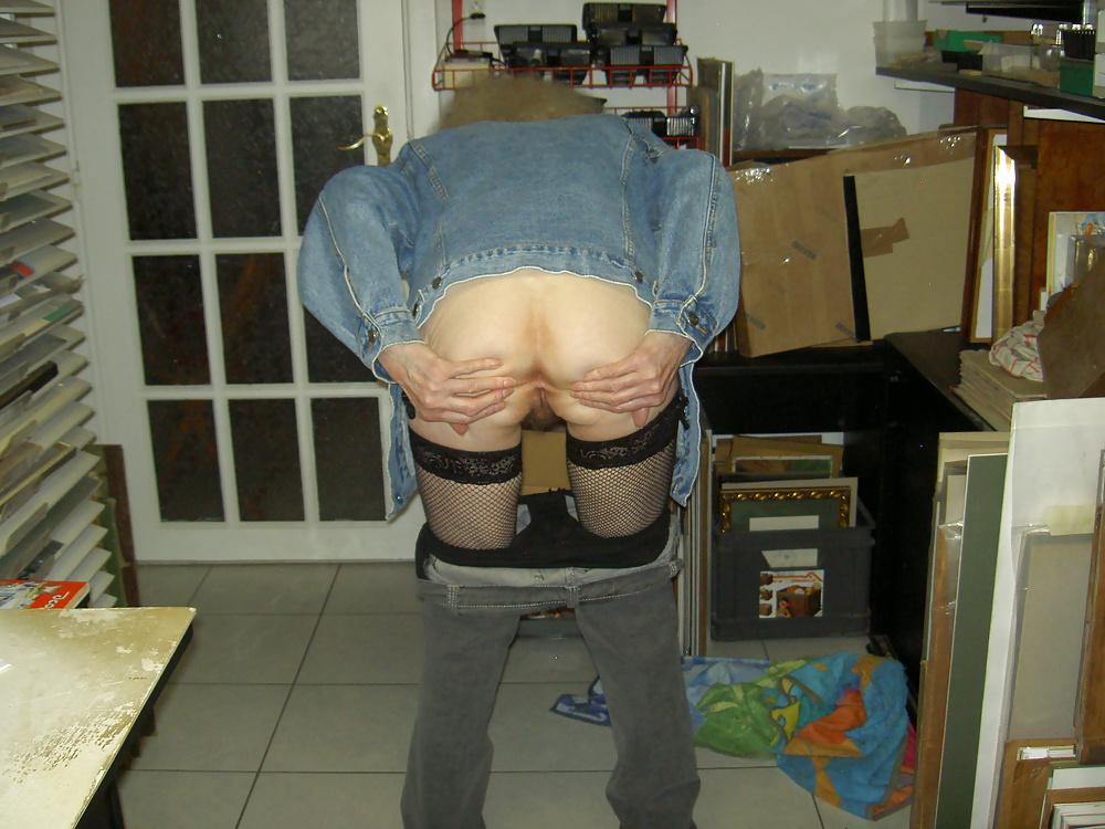 10P JOSEE  old bitch   AU BUREAU