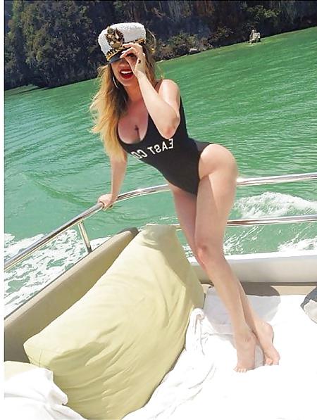 8P Khloe Kardashian Cum Queen #2