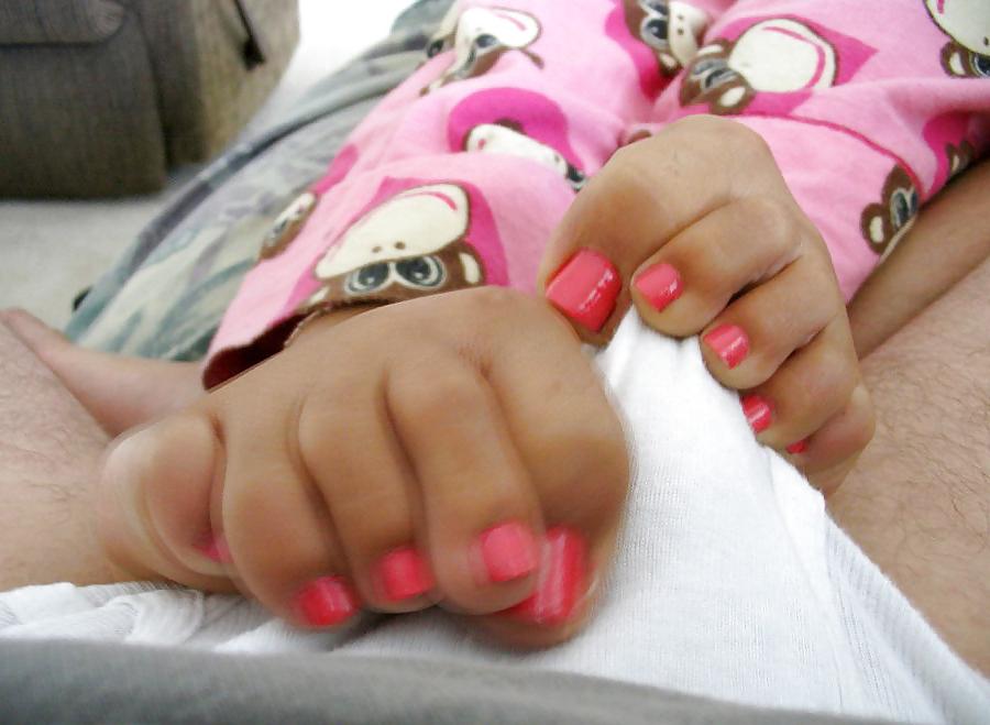 16P Feet and Footjobs
