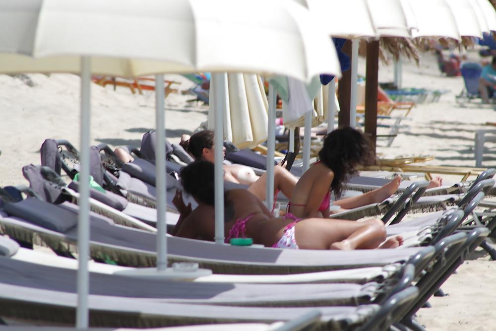 25P Topless beach in Naxos4