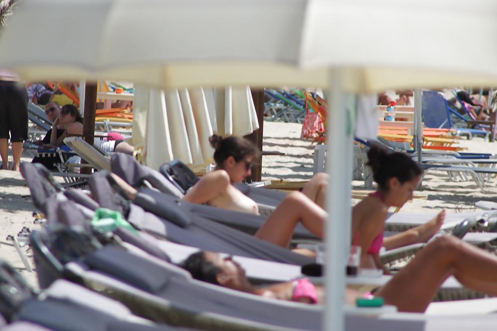 25P Topless beach in Naxos4