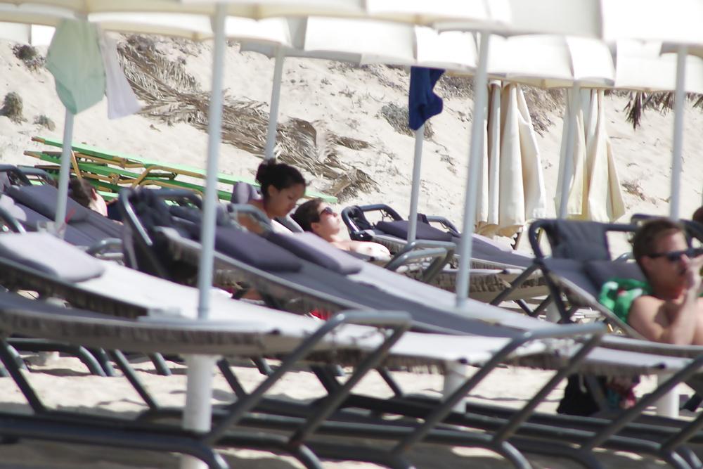 25P Topless beach in Naxos4