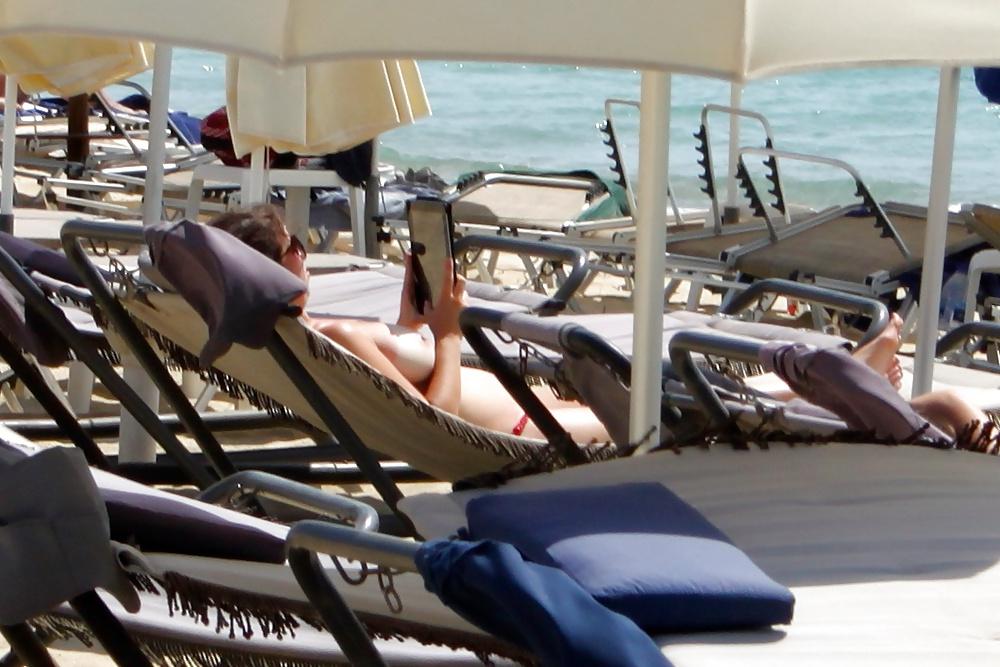 25P Topless beach in Naxos4